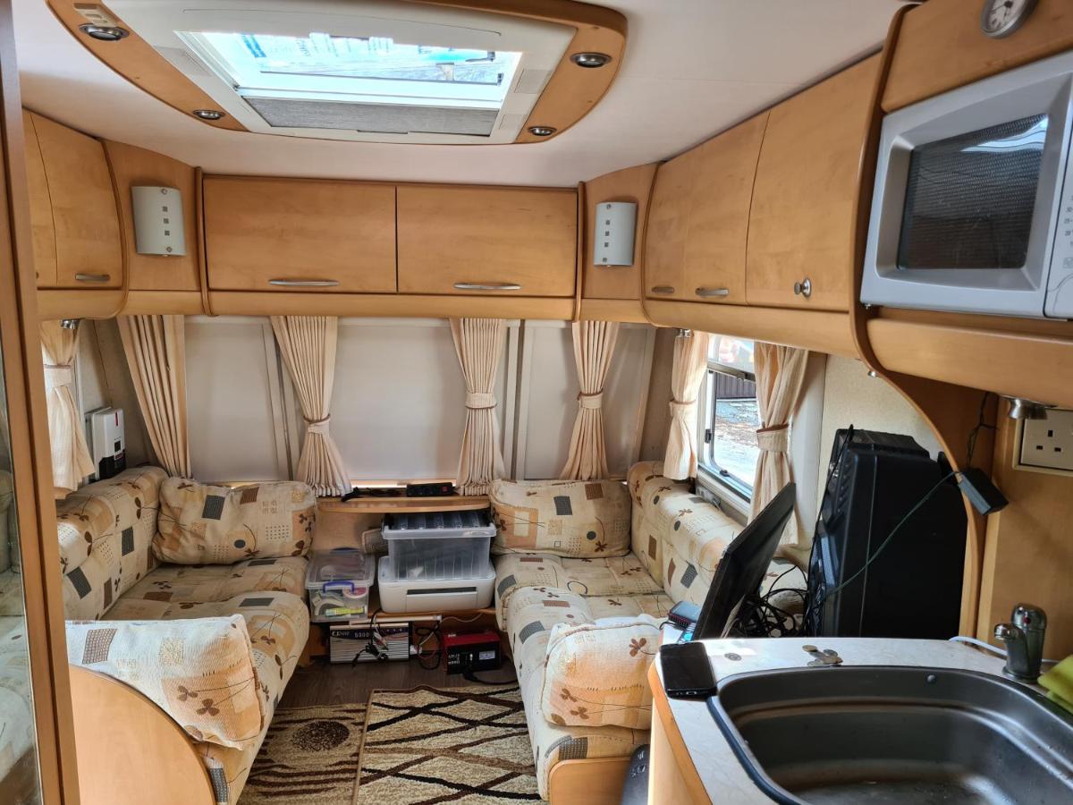 Kamp alanı Caravan Lara1