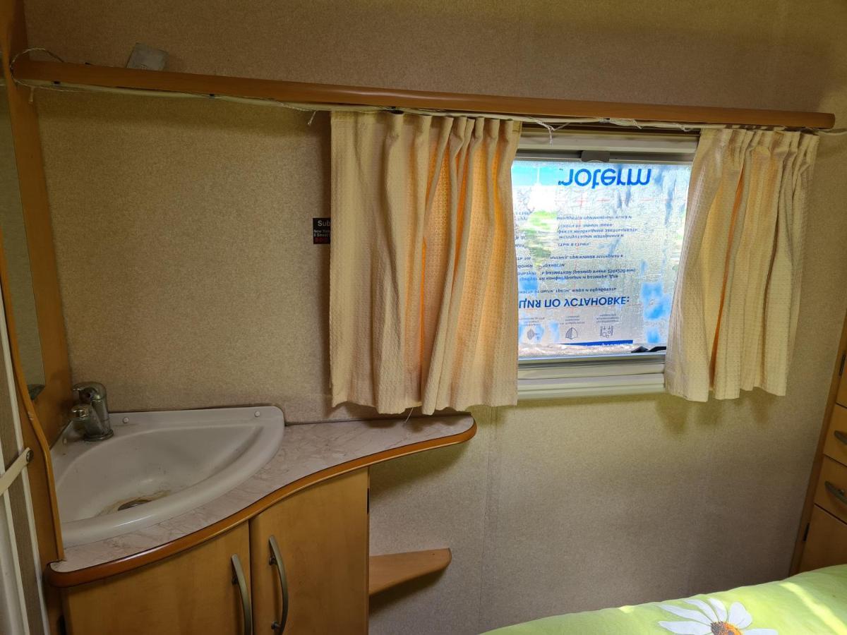 Caravan Lara1 *