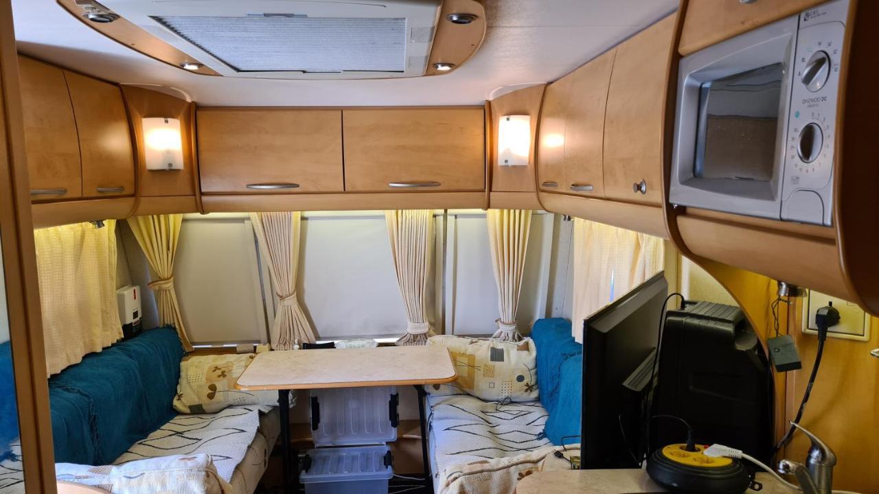 Caravan Lara1